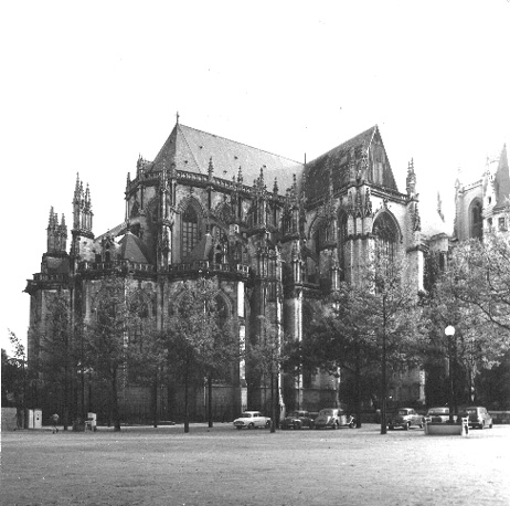 Koor en noordelijk transept vanuit het noord-westen;
