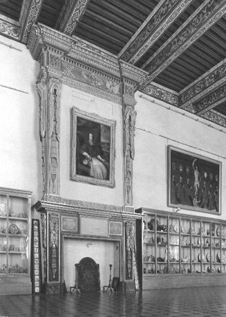 Palais Neuf, Audiëntiezaal, museum voor keramische kunst
