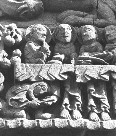 Westfacade, timpaan (Aanbidding der koningen), latei: maaltijd in het huis van Simon de Farizeeër, een vrouw droogt Christus' voeten met haar haar