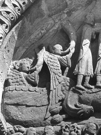 Westfacade, timpaan:  Aanbidding der koningen; detail: musicerende engelen