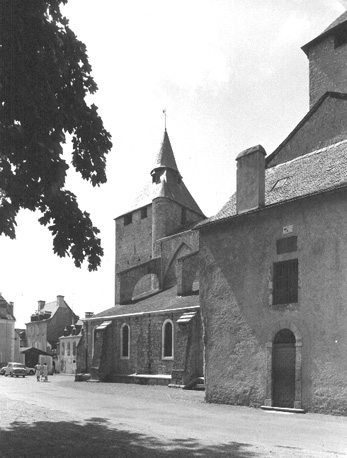 Klokkentoren en zuidelijke kapellen vanuit het zuidoosten