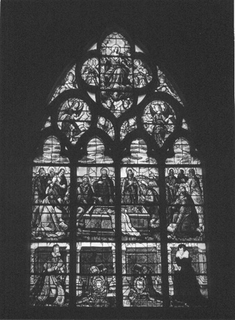 Noordelijke zijbeuk, Chapelle des Montigny, gebrandschilderd raam: Maria-Hemelvaart; beneden: maarschalk De Montigny met zijn vrouw (stichters van kapel)