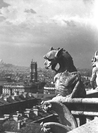 Balustrade aan westtoren: fabelachtig beest