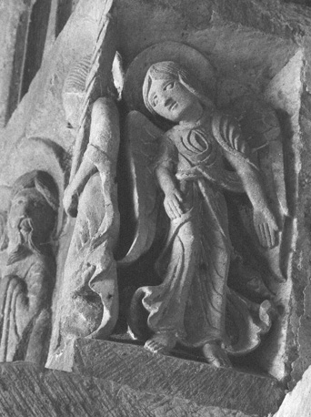 Narthex, kapiteel: vrouwelijke engel (deel van 'Psychomachie': strijd tussen deugden en ondeugden?)
