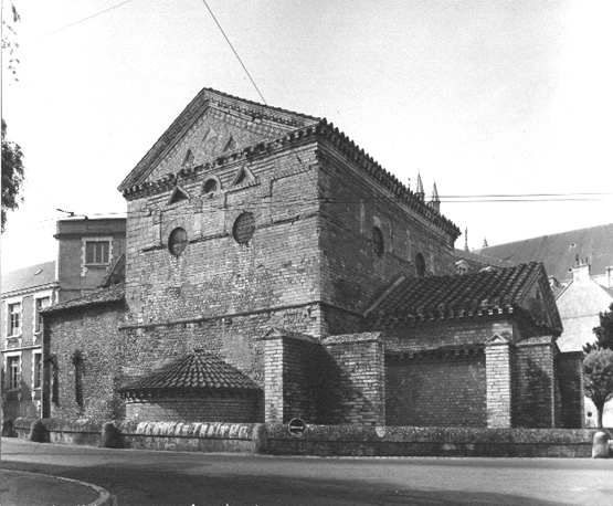 Zuidelijke zijde van baptisterium