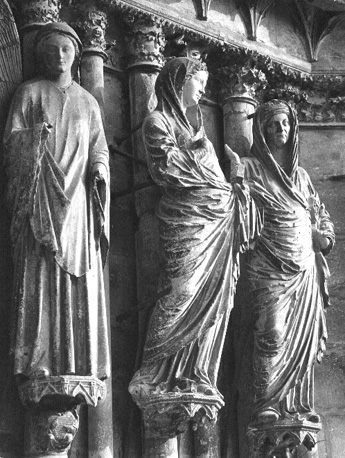 Westfacade, centraal portaal, rechter portaalwang: Visitatie (Maria en Elizabeth)