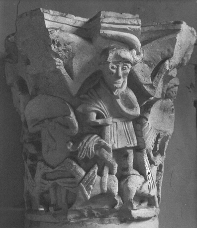 Kapiteel met mens- en dierfiguren (van een vieringspijler)