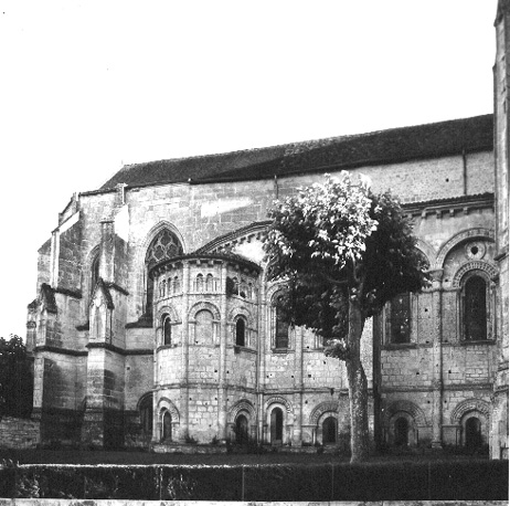 Noordelijke zijde van kerk