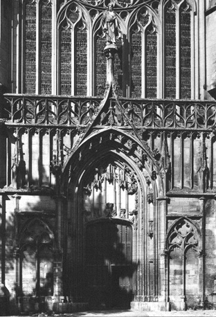 Zuidelijk transept: portaal