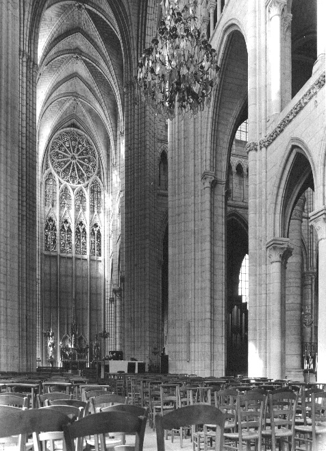 Noorder transept vanuit het zuider transept