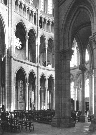 Zuider transept vanuit het middenschip