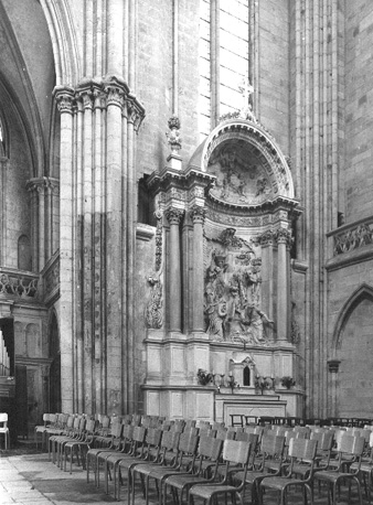 Zuider transept: retabel met voorstelling van de Geboorte van Christus