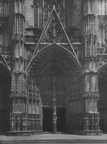 Westfacade middenportaal