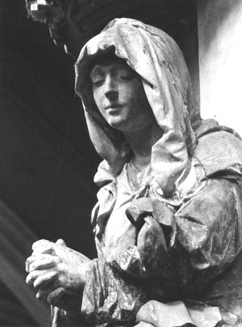 Beeld: zittende Maria (detail)