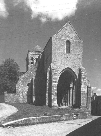 Zicht op westfacade, narthex