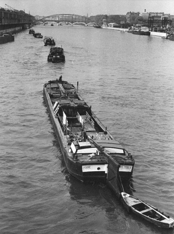 Vrachtboten op de Seine