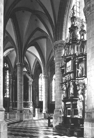 Sacramentstoren in noordelijke zijde van het koor, gezien vanuit de kooromgang