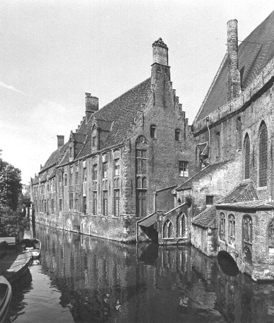 Sint-Janshospitaal gezien vanaf rivier de Dijver