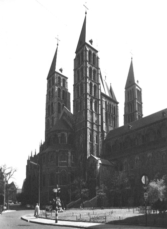 Zicht op noordelijke zijde van kathedraal