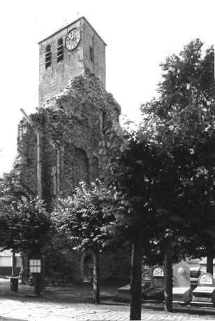 Ruïne van westbouwtoren