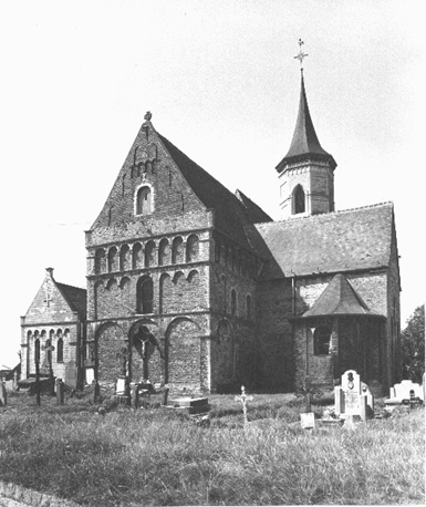 Koor en noordelijk transept vanuit het oosten