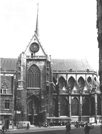 Zuidtransept en koor vanuit het zuiden