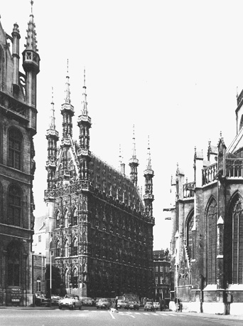 Stadhuis vanuit het noordoosten