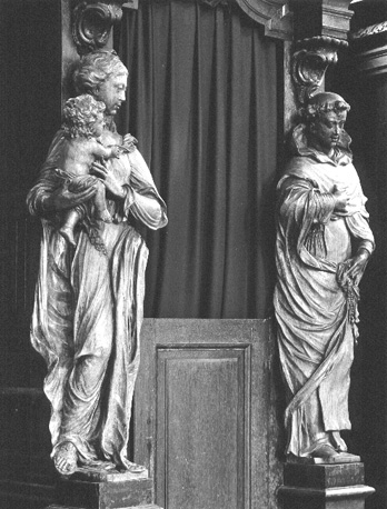 Biechtstoel met twee beelden: Maria met kind en dominikaanse heilige (Dominicus Guzman)