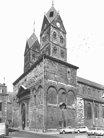 Westfacade vanuit het zuidwesten