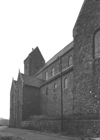 Zuidzijde van kerk