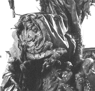 Kansel, detail: Maria met Christuskind