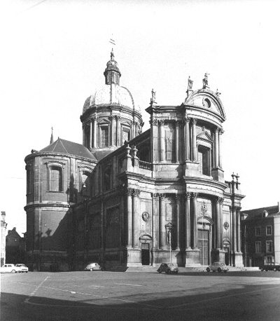Westfacade vanuit het noordwesten