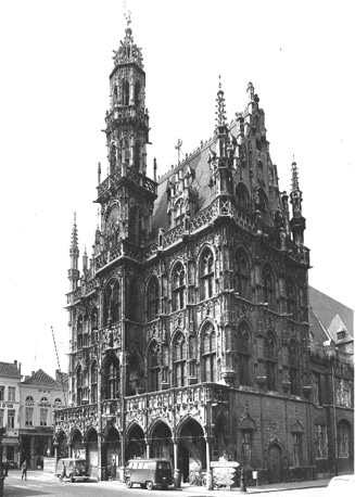 Voorzijde van stadhuis