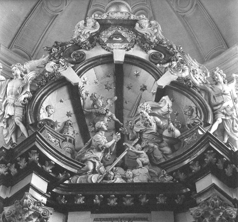 Koor, hoofdaltaar, detail: bovenste deel: Kroning van sint Barbara in de hemel