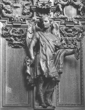 Koorgestoelte, detail: Engel met doornenkroon
