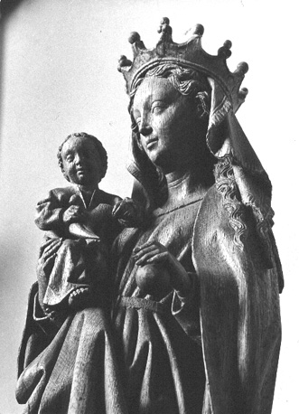 Maria staand, Christuskind op haar rechterarm (detail)