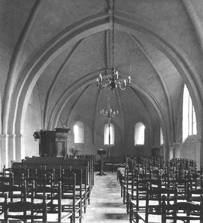 Interieur van de kerk vanuit het westen