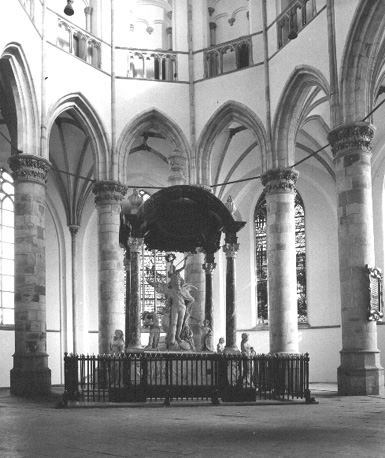 Koor, grafmonument van admiraal Jacob van Wassenaer Obdam