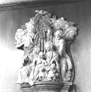De Heilige Familie met Elizabeth en Johannes de Doper: Maria zittend met het Christuskind en Johannes als kind, naast haar zit Elizabeth; achter haar staat Jozef wijzend naar de duif