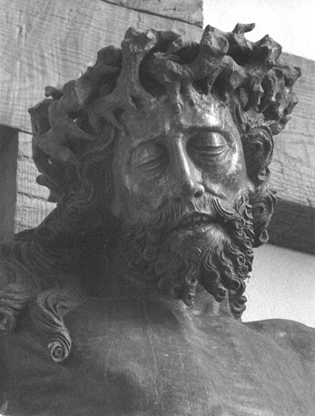 Crucifix: Christus aan het kruis, detail: hoofd van Christus