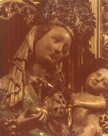Maria met Christuskind ("Sterre der Zee"), detail: bovenlichaam van Maria met kind