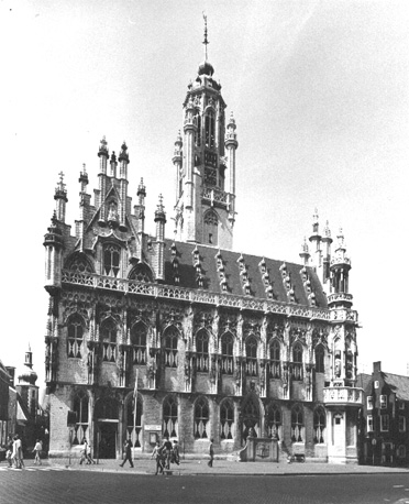 Facade gezien vanaf de markt