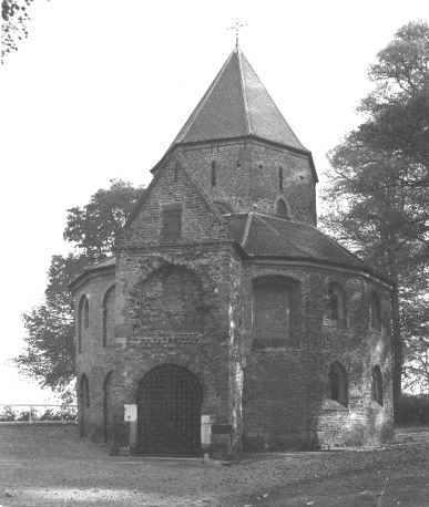 Sint Nicolaaskapel vanuit het westen