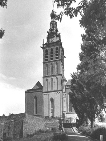 Kerktoren vanuit het westen