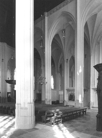 Zuidtransept gezien vanuit het zuidwesten