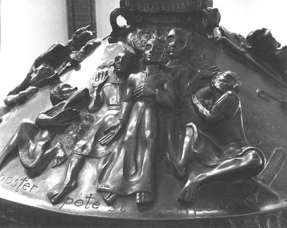 Doopvont (deksel), detail: geschiedenis van de Hebreeërs in de vuuroven (Daniël 3)