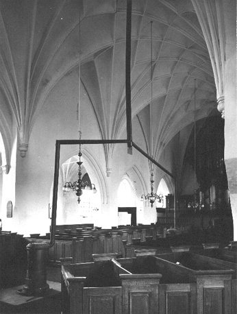 Middenschip vanuit het noordoosten