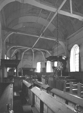 Interieur vanuit het westen