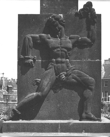 Monument Domela Nieuwenhuis, detail: reliëf