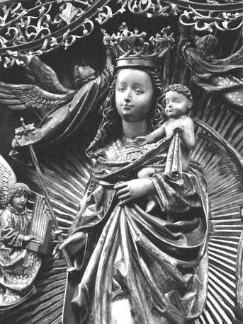 Noordtransept, retabel (detail):  gekroonde Maria, Christuskind tegen haar boezem, omgeven door engelen